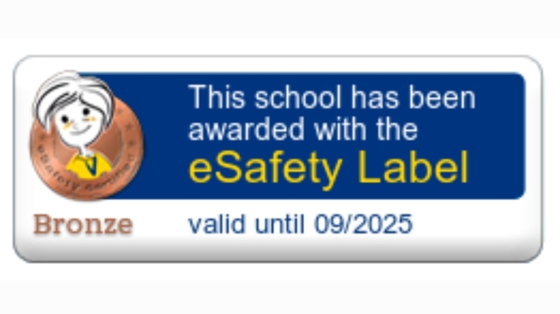Okulumuz European School Net Desteğinde Güvenli İnternet Kullanımında Farkındalık Oluşturan ESafety Label 
